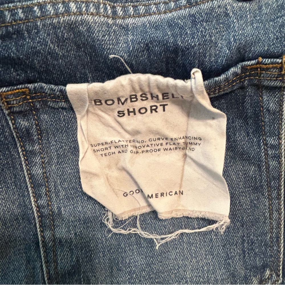 Good American Bombshell Shorts Size 6 / Size 28 Distressed - Picture 6 of 7